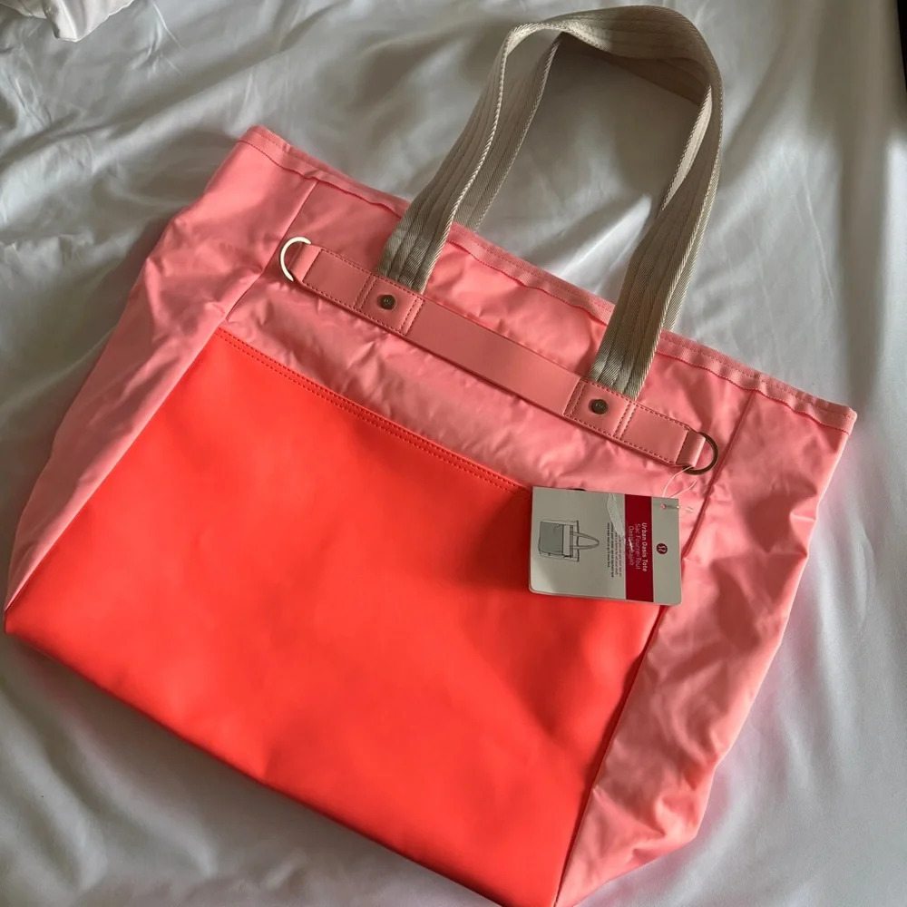 🆕🧡 RARE 2013 Lululemon Urban Oasis Tote Bleached Coral Pop Orange